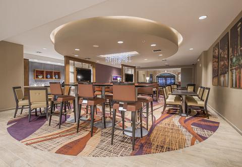 Springhill By Marriott Downtown-riverwalk Area Hotel